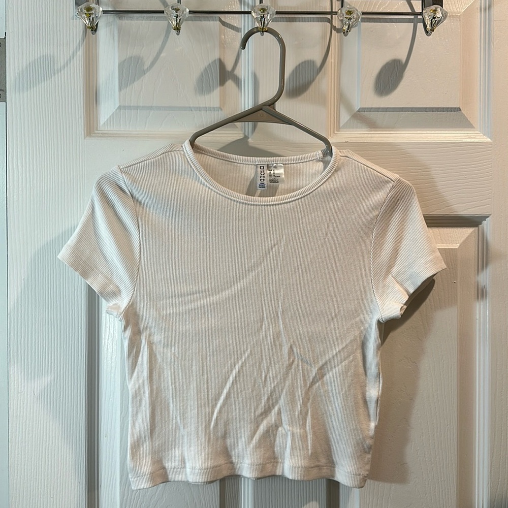 H&M DIVIDED TSHIRT